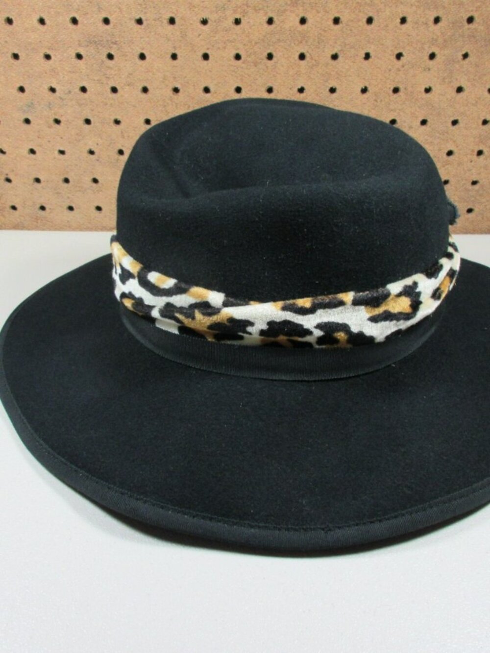 Vintage Michael Howard womens black cheetah ribbon Wool fedora USA